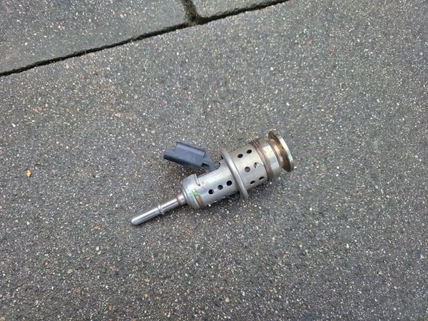 Injecteur AdBlue CITROEN PEUGEOT TOYOTA OPEL image 3