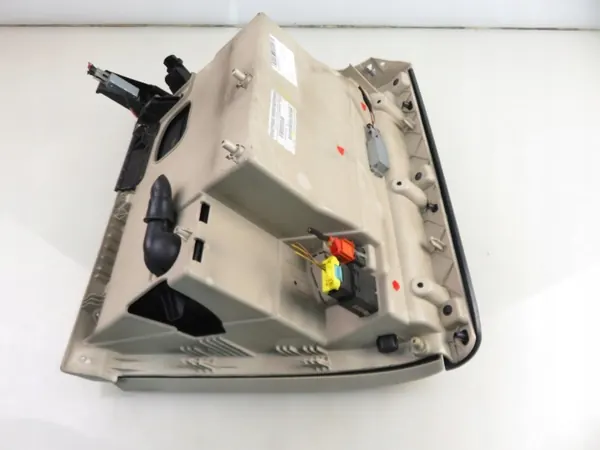 Compartimento de almacenamiento VW usado OEM 5C7857097AE image 3