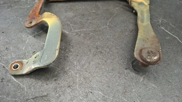 Mercedes W123 Motorhaubenscharnier rechts vorne OEM zawias maski prawy przod mercedes w123 image 3