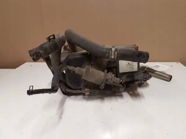 Webasto-lämmitin OEM 86450C Mazda 6 Farmarille 2009 image 2
