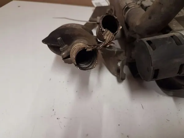 Webasto-lämmitin OEM 86450C Mazda 6 Farmarille 2009 image 4