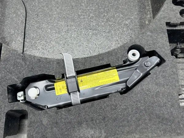 Styropor insert Audi TT 8J OEM CPS 8J0864501F image 3
