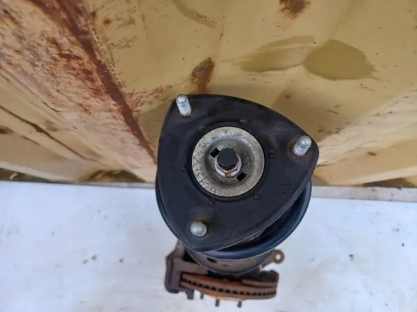 Vänster fram McPherson stötdämpare 2.2D Mazda CX-5 image 6