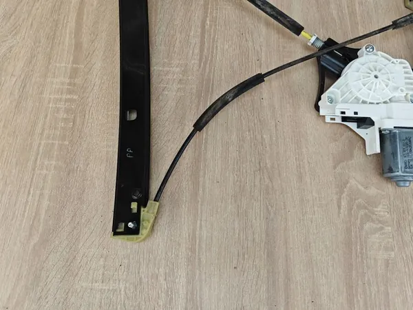 Motor do elevador de vidro dianteiro direito Audi A6 C7 image 3