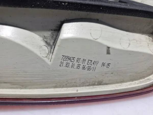 Conjunto de luces traseras LED BMW E90 LCI 7289426 7289425 7289428 image 7