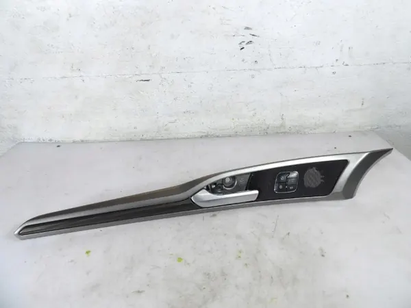 Ford DS73-F22601-BHW Deurtrim Links Voor image 2