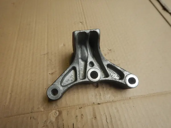 VW UP 1.0 MPI Vaihteiston Kiinnike OEM 1S0199117 image 3