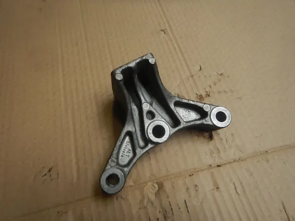 VW UP 1.0 MPI Vaihteiston Kiinnike OEM 1S0199117 image 5