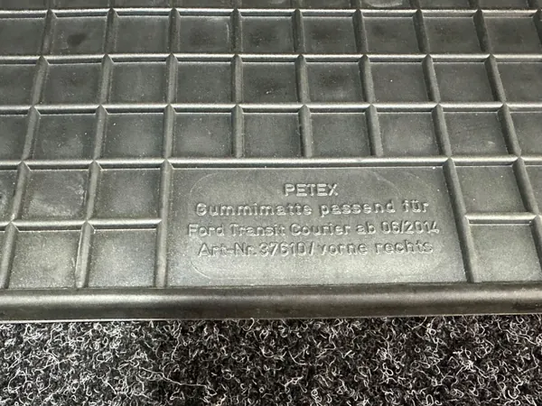 Tapetes de borracha dianteiros Ford Transit Courier OEM DSA8164 image 3