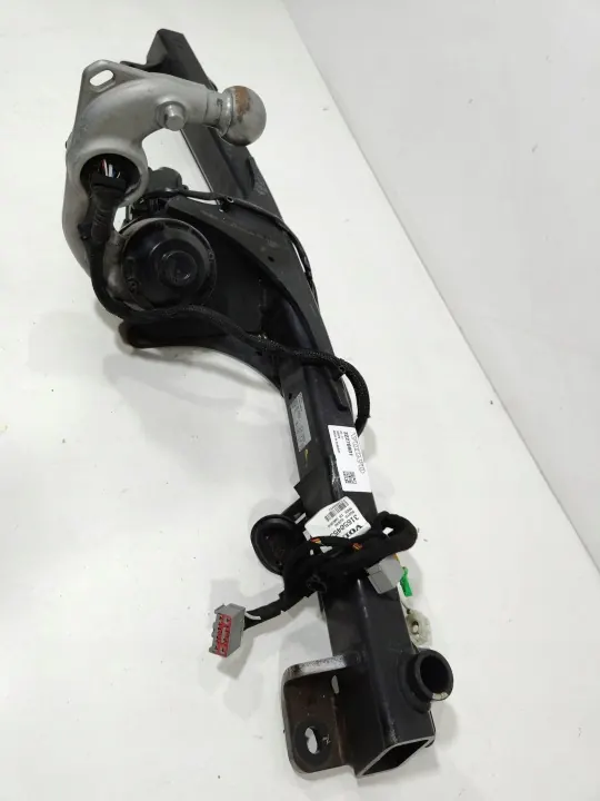 Volvo XC40 Peräkärrykoukku OEM 32270801 - Käytetty image 3