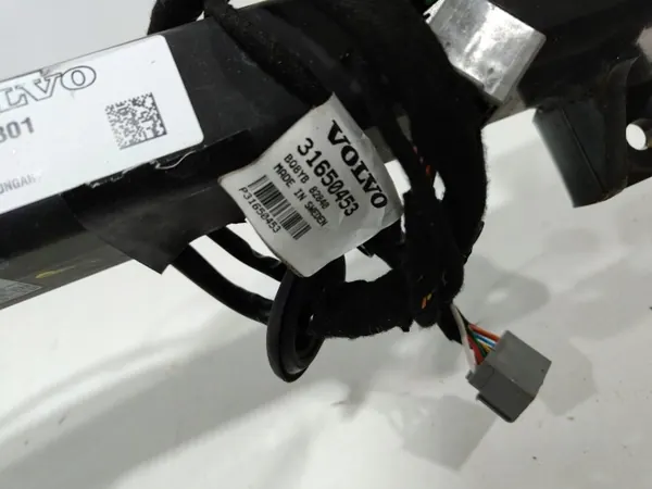 Volvo XC40 Peräkärrykoukku OEM 32270801 - Käytetty image 7