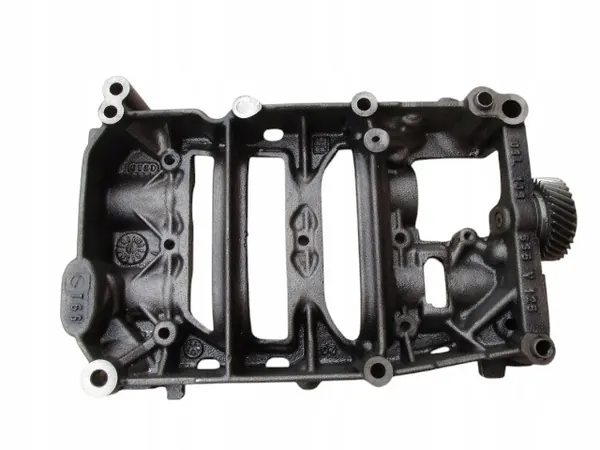 Audi Q5 Öljypumpun kansi OEM 03L103535V - Käytetty image 2