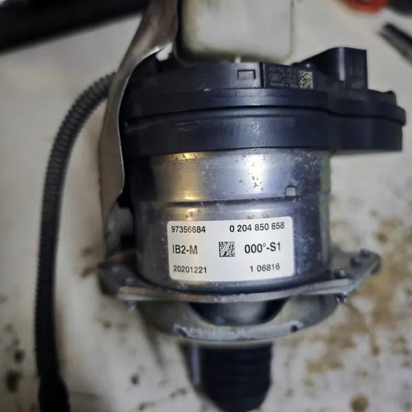 Bomba servo elevação Skoda Superb III OEM 0204850658 image 3