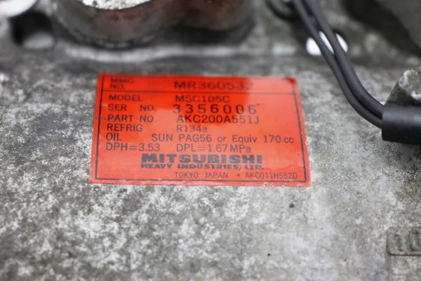 Compresseur de climatisation Mitsubishi L200 Pajero III 2.5 image 2