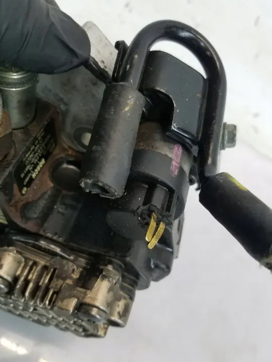 Toyota Yaris II 1.4D inspuitpomp OEM 0445010134 image 4