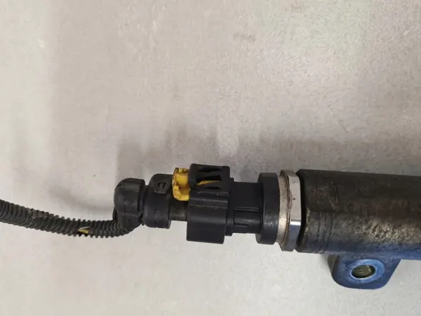 Capteur de rampe d'injection OEM 55197372 pour Opel 1.9 CDTI image 6
