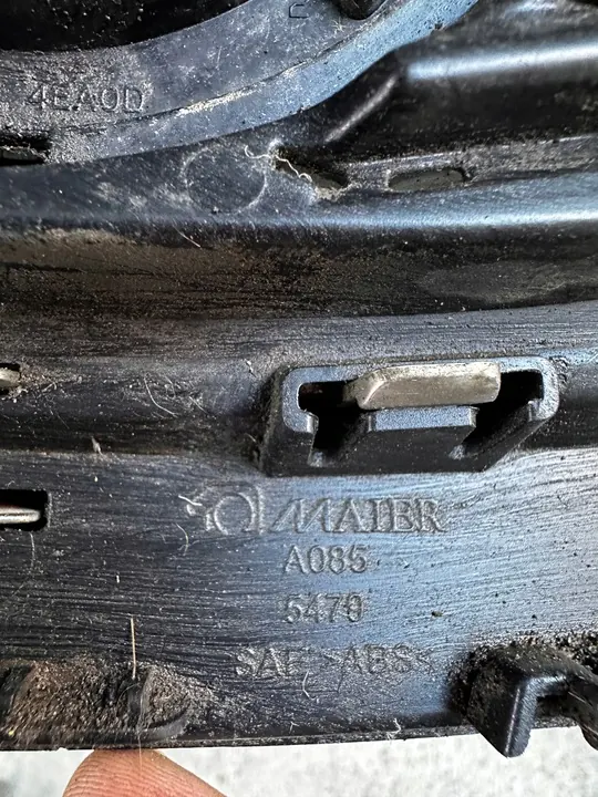 Nissan Qashqai II J11 13-17 Front Grill A0855479 image 6