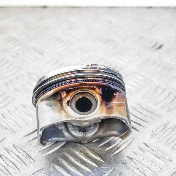 VW GOLF VII Kolv 2.0L 169kw 06K107065F image 2