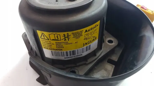 Capô ativo Jaguar XF OEM 8X2316E600AC - Usado image 5