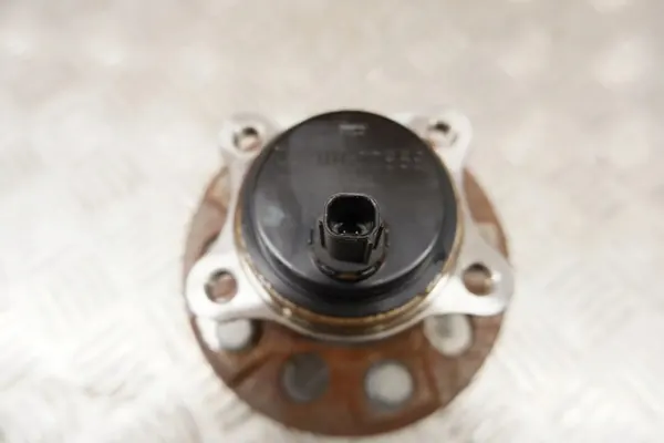 Toyota Yaris Cross Achterbeugel OEM 89544-0D100 image 3