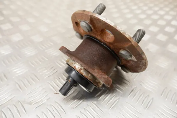 Toyota Yaris Cross Achterbeugel OEM 89544-0D100 image 7