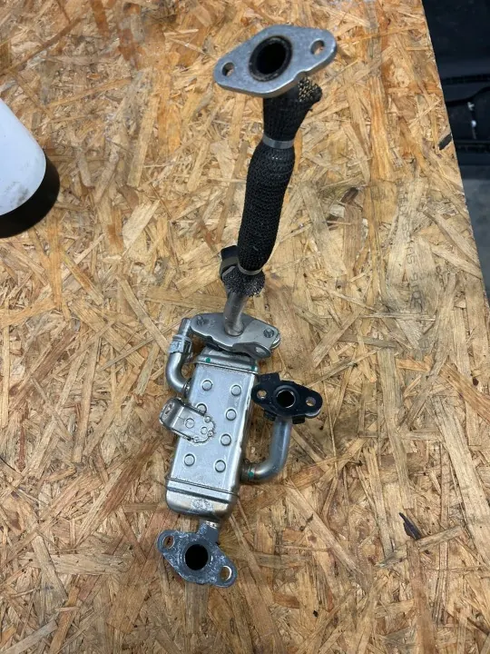 Ford Escape EGR-kylare OEM K2GE-9F464-AB image 3