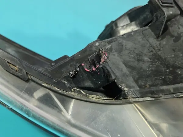 Vasen ajovalaisin Ford Mondeo MK4 07-10 image 9