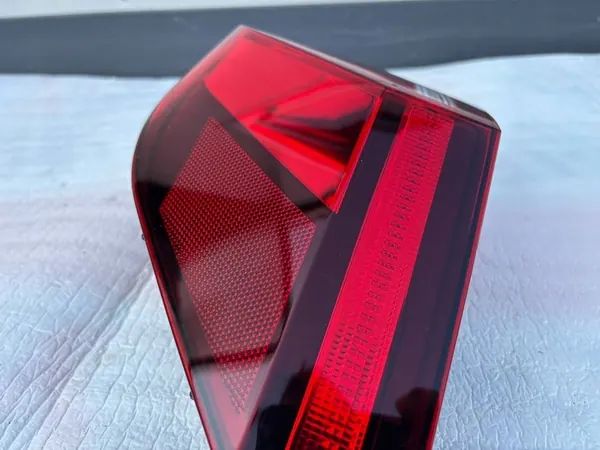 VW TIGUAN ALLSPACE 17- Luz Trasera Izquierda image 8