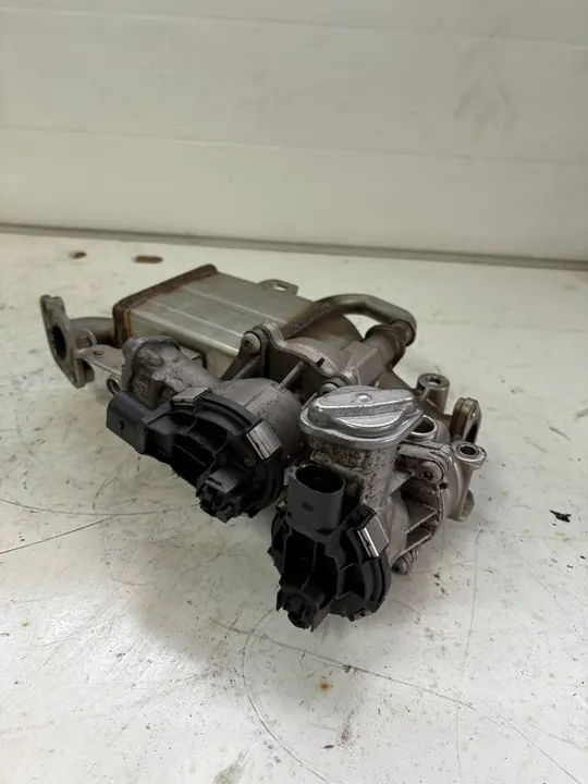 EGR Venttiili Pakokaasun Jäähdytin MAN TGE VW Crafter II image 3