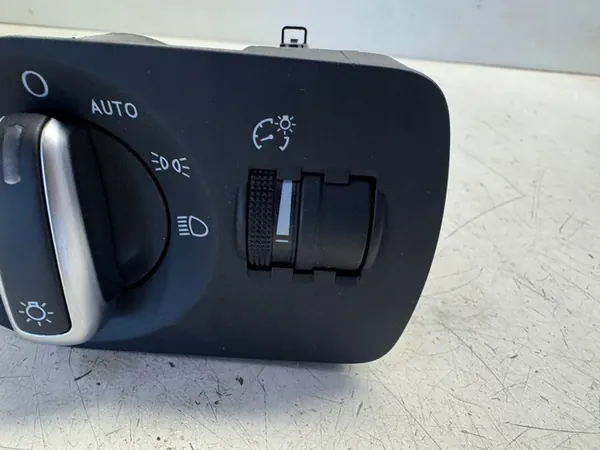 AUDI A1 8X Lichtschakelaarpaneel 8X1941531AD image 3