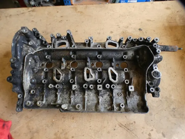 Cabeza de motor Renault 110422750R image 2