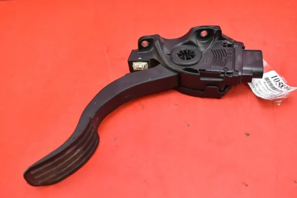 Potentiomètre pédale accélérateur OEM 6G92-9F836-BD image 5