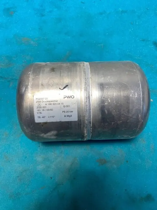 Réservoir d'air arrière Mercedes-Benz GLE OEM 1663200415 image 2