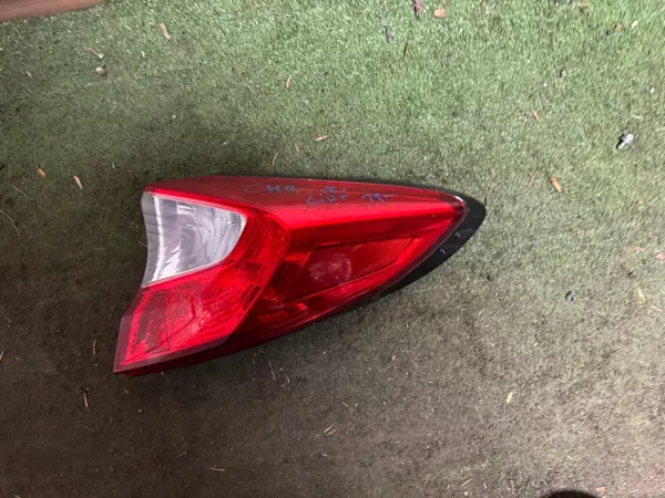 Oikea ulkovalo OEM 81550-F4010 Toyota C-HR:lle image 2