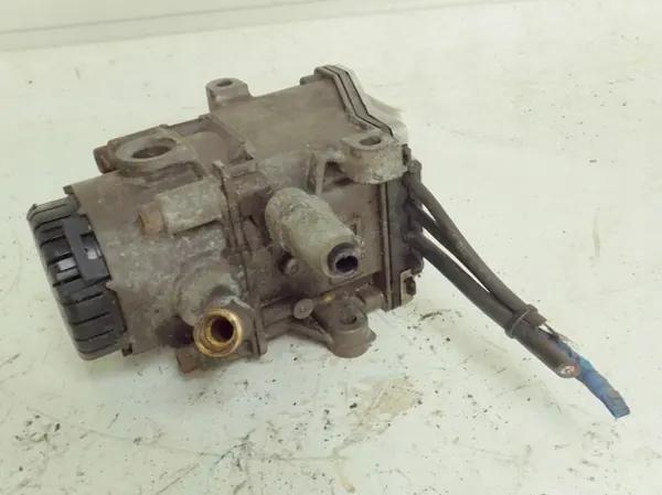 Válvula de travão Scania 124L 420KM - Bosch OEM image 3