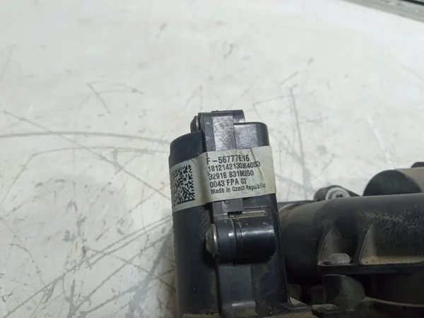 AUDI A5 F5 2.0 TFSI Vattenpump Termostat Hölje OE 06L121012H image 3