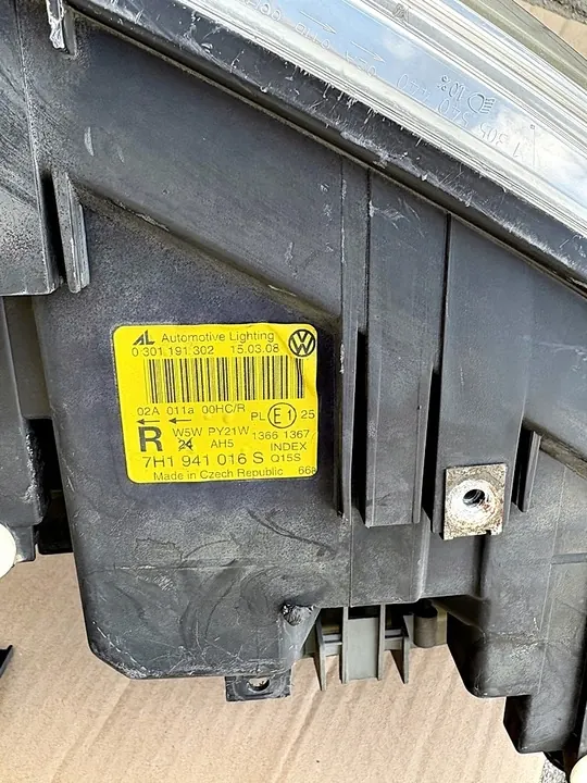 Farol dianteiro direito Volkswagen T5 image 3