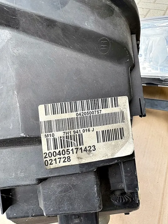 Farol dianteiro direito Volkswagen T5 image 9