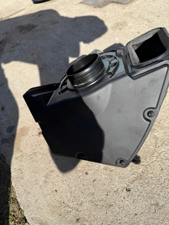 Caja Filtro Aire Audi OEM 8W0133835AB Usado image 3