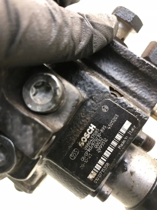 Iveco Daily 4G ruiskutuspumppu OEM 0986437085 image 3