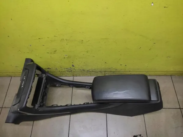 Middenconsole armsteun Citroen C5 III OEM 9682319777 image 2