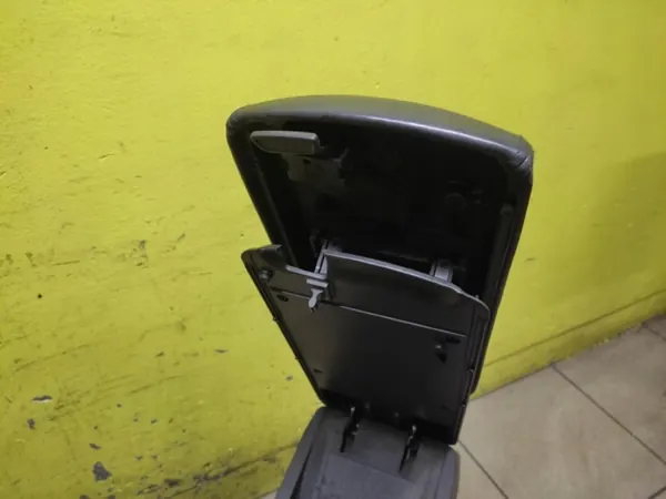 Middenconsole armsteun Citroen C5 III OEM 9682319777 image 7