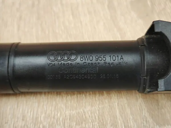 Vänster fram strålkastartvätt OEM 8W0955101A Audi A4 B9 image 4