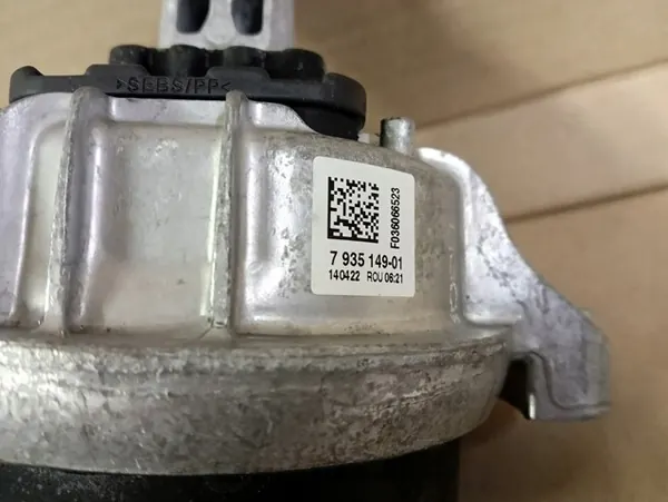 Soporte de Motor BMW 5 Serie F10 F11 image 3