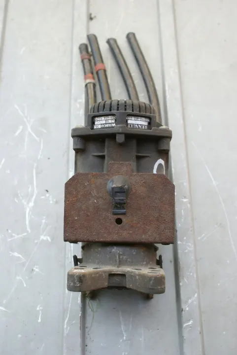 Renault OE 5010260033 Brake Main Valve image 4