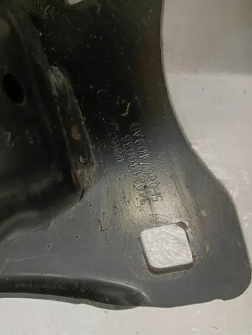 Etupuskuri Seat Leon III 5F 12-16R image 2