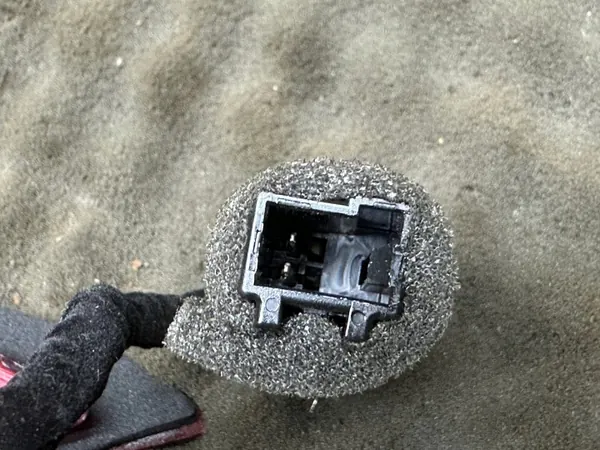 Terceira Luz de Travão OEM 92700-H8010 para Kia Rio IV image 3