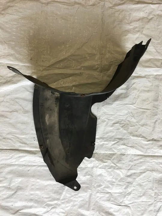 Front Right Lower Wheel Arch VW Passat B7 OEM 3AA805912 image 2