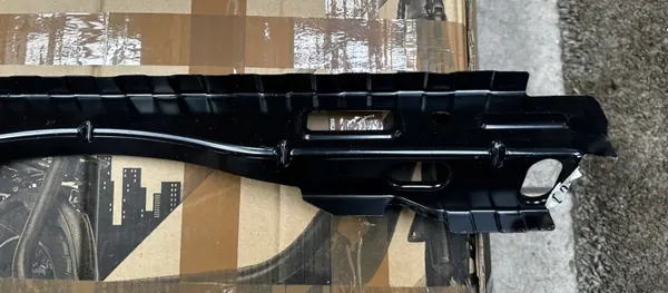 Opel Astra H Bakre Bältesfäste OEM 93180533 image 3