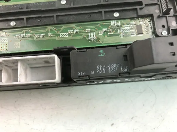 CD-vaihtaja OEM 8K1959673A Audi A4 B8 2010 image 4